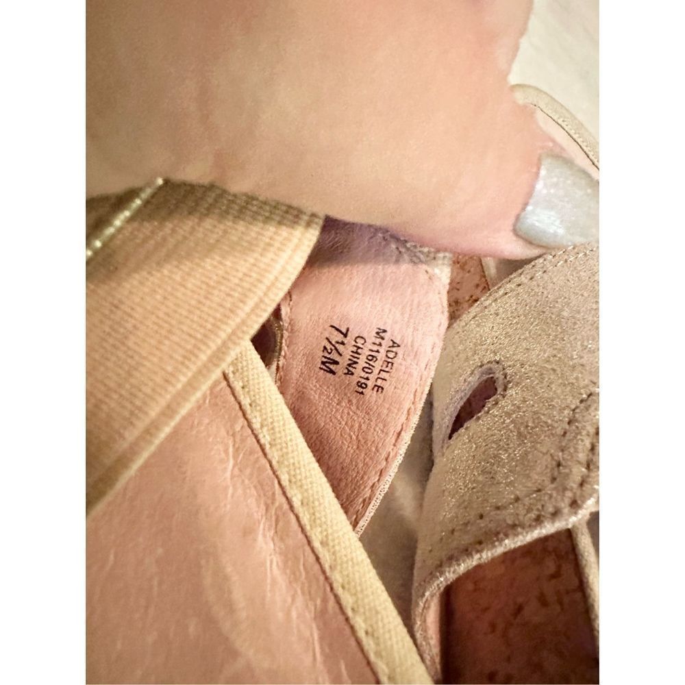 ✨ Taryn Rose Adelle Gold Wedge Sandals | Size 7.5 ✨ - Picture 6 of 6